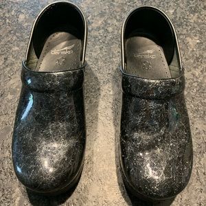 Dansko Clogs - size 38 (7.5/8)